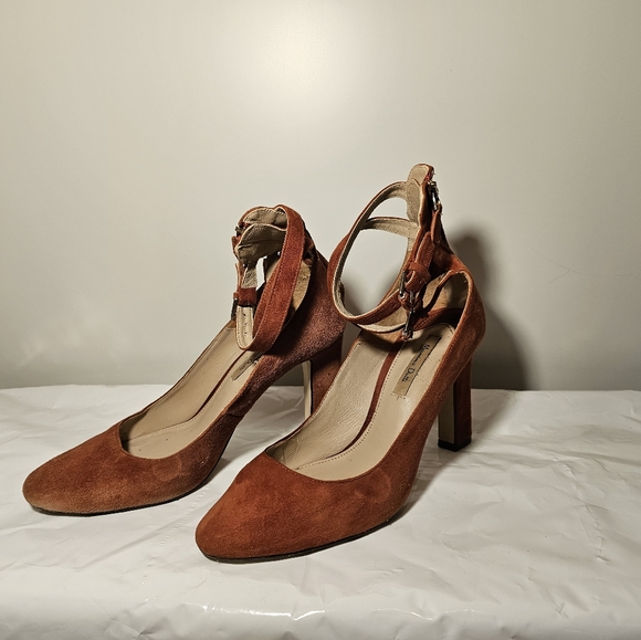MASSIMO DUTTI | HEELS IN SUEDE Sz 39. Dark orange color $148 - Picture 2 of 10